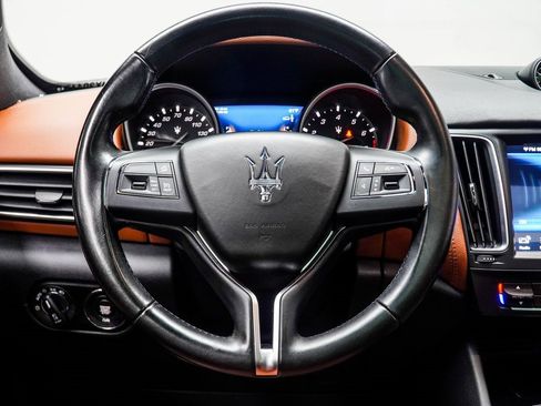 Used 2018 Maserati Levante image 15