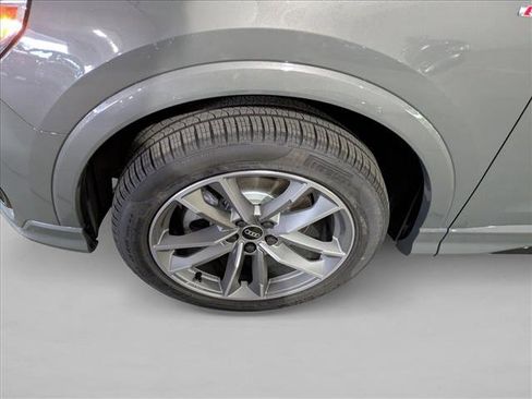 New 2025 Audi Q3 2.0T Premium image 10