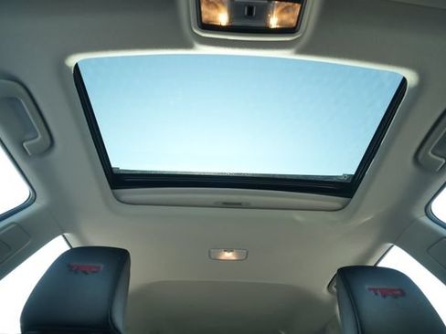 Used 2021 Toyota 4Runner TRD Off-Road Premium w/ Moonroof Package AWD/4WD image 12