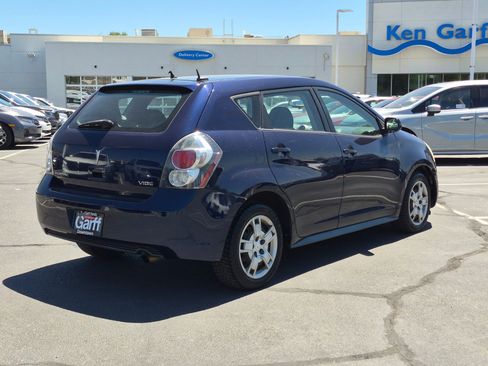 Used 2009 Pontiac Vibe w/ Preferred Package FWD image 3