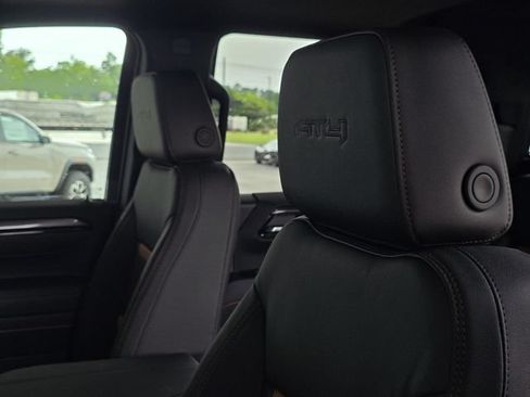 New 2026 GMC Sierra 1500 AT4 w/ AT4 Premium Package AWD/4WD image 18
