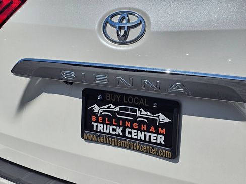 Used 2018 Toyota Sienna Limited AWD/4WD image 14