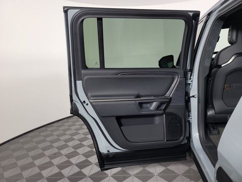 Used 2024 Rivian R1S Adventure AWD/4WD image 17