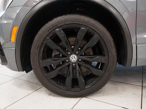 Used 2021 Volkswagen Tiguan SE R-Line image 17