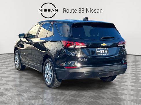 Used 2024 Chevrolet Equinox LS w/ LS Convenience Package image 3