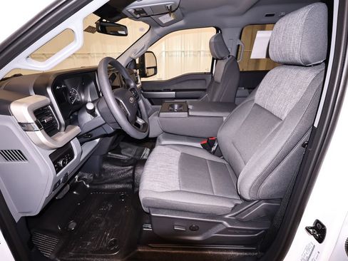 New 2026 Ford F550 4x4 Crew Cab w/ XLT Value Package image 12