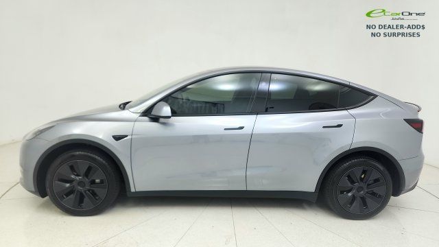 Used 2025 Tesla Model Y Long Range RWD image 76