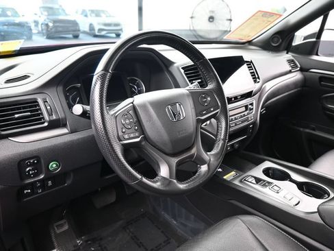 Used 2025 Honda Passport EX-L image 12
