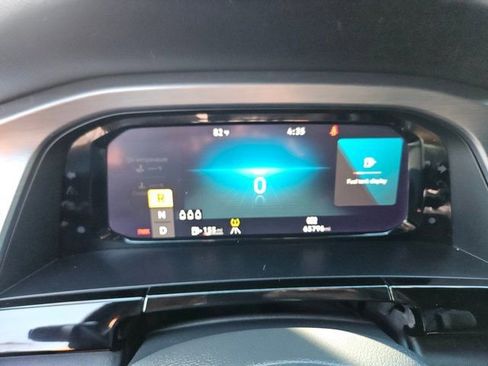 Used 2024 Volkswagen Atlas Cross Sport SE image 23