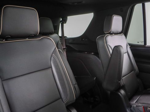 Used 2022 GMC Yukon SLT w/ SLT Premium Package AWD/4WD image 32