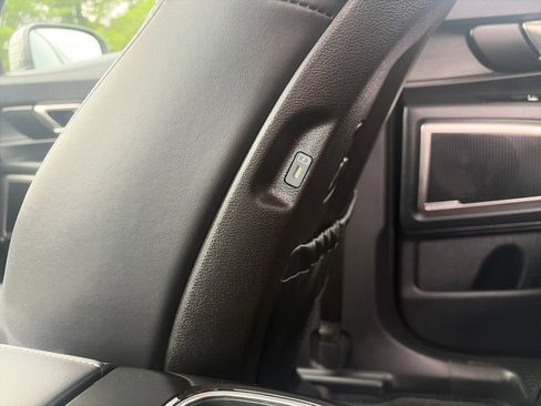 Used 2025 Kia Telluride S AWD/4WD image 39