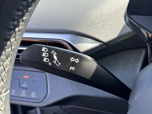 Used 2022 Volkswagen ID.4 Pro image 23