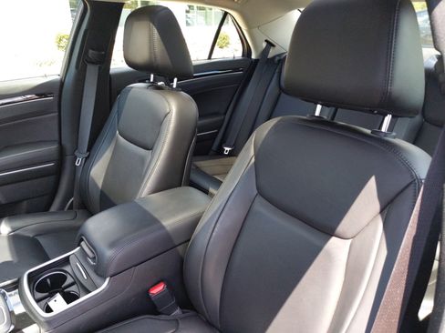 New 2023 Chrysler 300 Touring L w/ Popular Equipment Group image 14