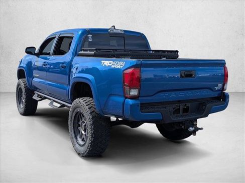 Used 2018 Toyota Tacoma TRD Sport w/ Technology Package AWD/4WD image 8