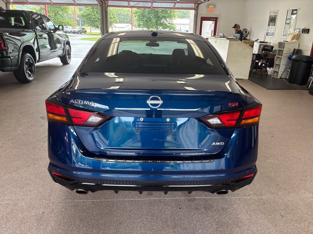 Used 2023 Nissan Altima 2.5 SR AWD/4WD image 18
