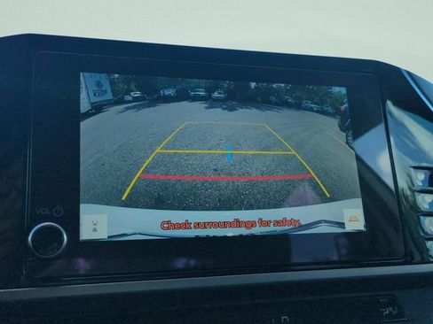 Used 2025 Toyota Camry LE FWD image 15