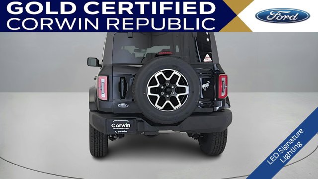 Used 2025 Ford Bronco Outer Banks AWD/4WD image 8