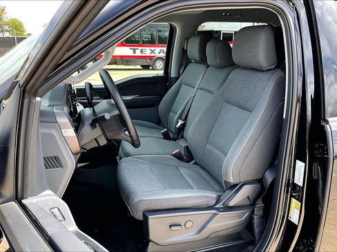 Used 2025 Ford F150 XLT w/ Equipment Group 301A Standard image 8