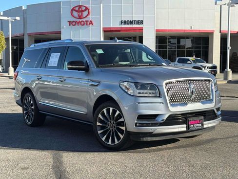 Used 2021 Lincoln Navigator L Reserve RWD image 1