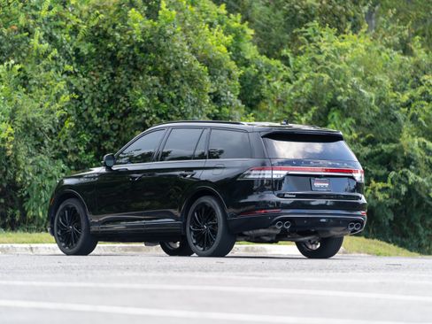 Used 2023 Lincoln Aviator Reserve w/ Jet Package RWD image 3