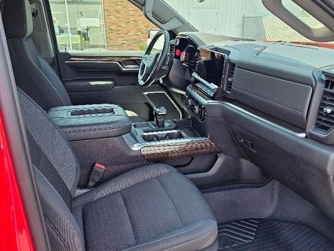 Used 2022 Chevrolet Silverado 1500 LT AWD/4WD image 17