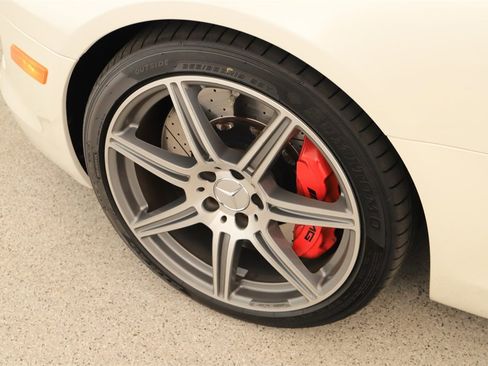 Used 2012 Mercedes-Benz SLS AMG Roadster image 32