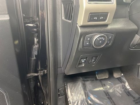 Used 2020 Ford F150 Lariat w/ Equipment Group 502A Luxury image 15