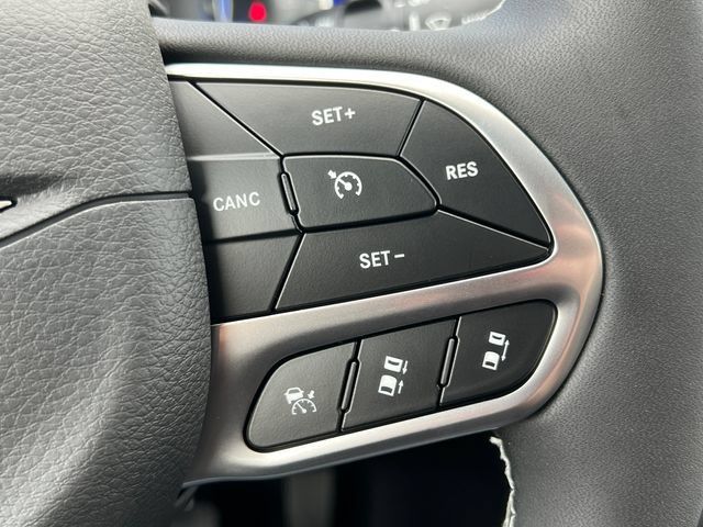 New 2027 Chrysler Pacifica Select FWD image 20
