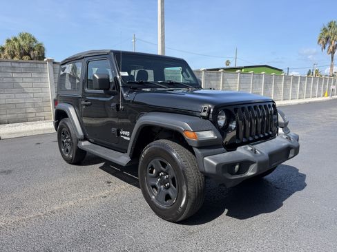 Used 2020 Jeep Wrangler Sport AWD/4WD image 12