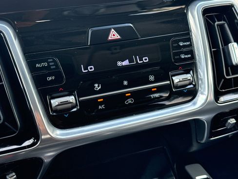 Used 2022 Kia Sorento SX AWD/4WD image 22