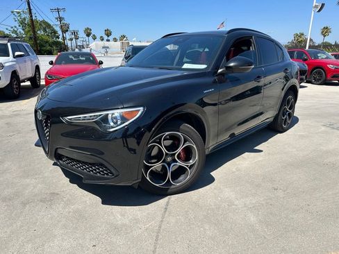 Used 2023 Alfa Romeo Stelvio Veloce AWD/4WD image 3