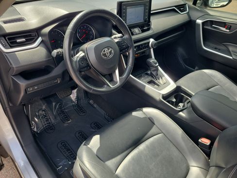 Used 2019 Toyota RAV4 XLE Premium image 25