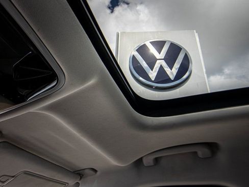 Used 2020 Land Rover Range Rover Velar S image 38