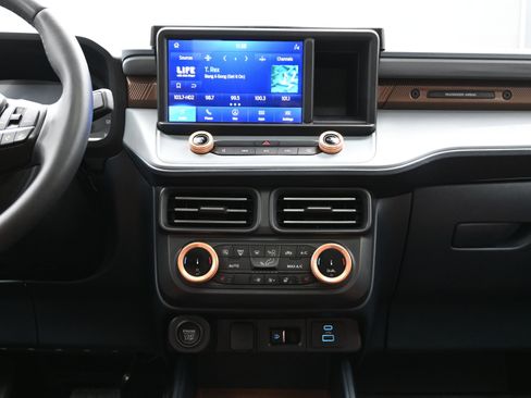 Used 2024 Ford Maverick Lariat image 17