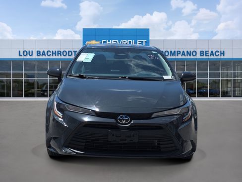 Used 2024 Toyota Corolla LE FWD image 2