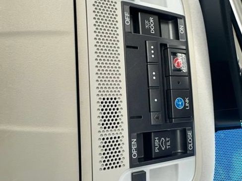 Used 2014 Acura RLX w/ Technology Package FWD image 38
