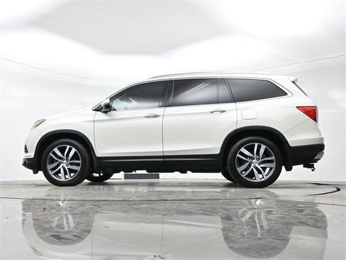 Used 2016 Honda Pilot Touring image 34