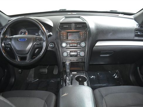 Used 2016 Ford Explorer XLT AWD/4WD image 7