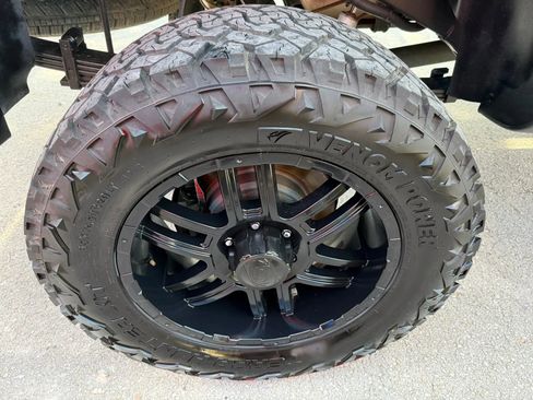 Used 2017 Nissan Titan SV AWD/4WD image 37