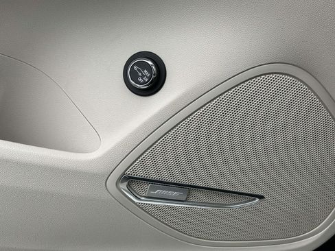 Used 2022 Buick Envision Avenir w/ Technology Package II image 21