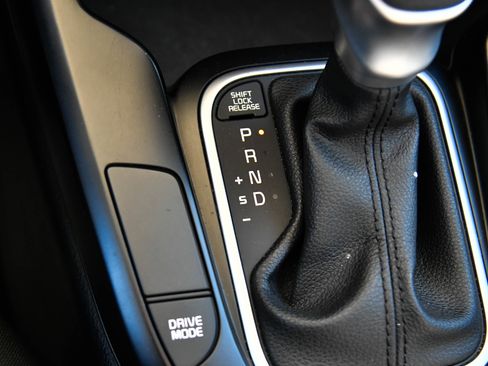 Used 2024 Kia Soul LX w/ Option Group 015 FWD image 22