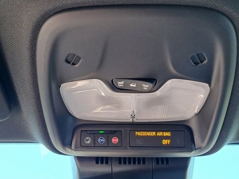 Used 2024 Chevrolet Colorado LT w/ LT Convenience Package II image 19