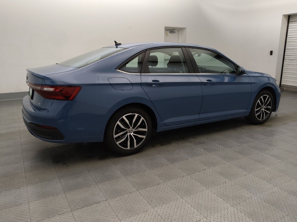 Used 2025 Volkswagen Jetta SE FWD image 10