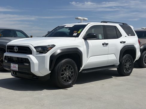 Certified 2025 Toyota 4Runner SR5 AWD/4WD image 6