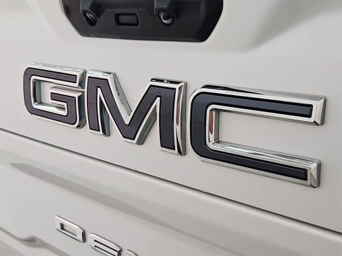 Used 2024 GMC Sierra 3500 Denali Ultimate image 11
