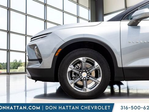 Used 2025 Chevrolet Blazer LT AWD/4WD image 28