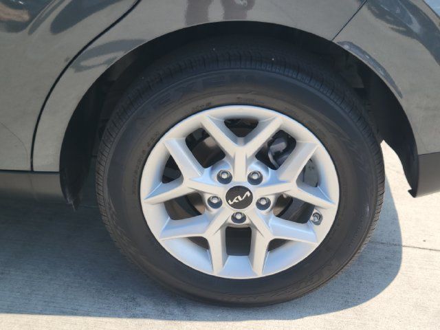 Certified 2025 Kia Soul LX w/ LX Technology Package FWD image 18