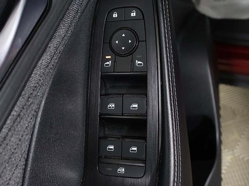 Used 2023 Nissan Rogue SV AWD/4WD image 32