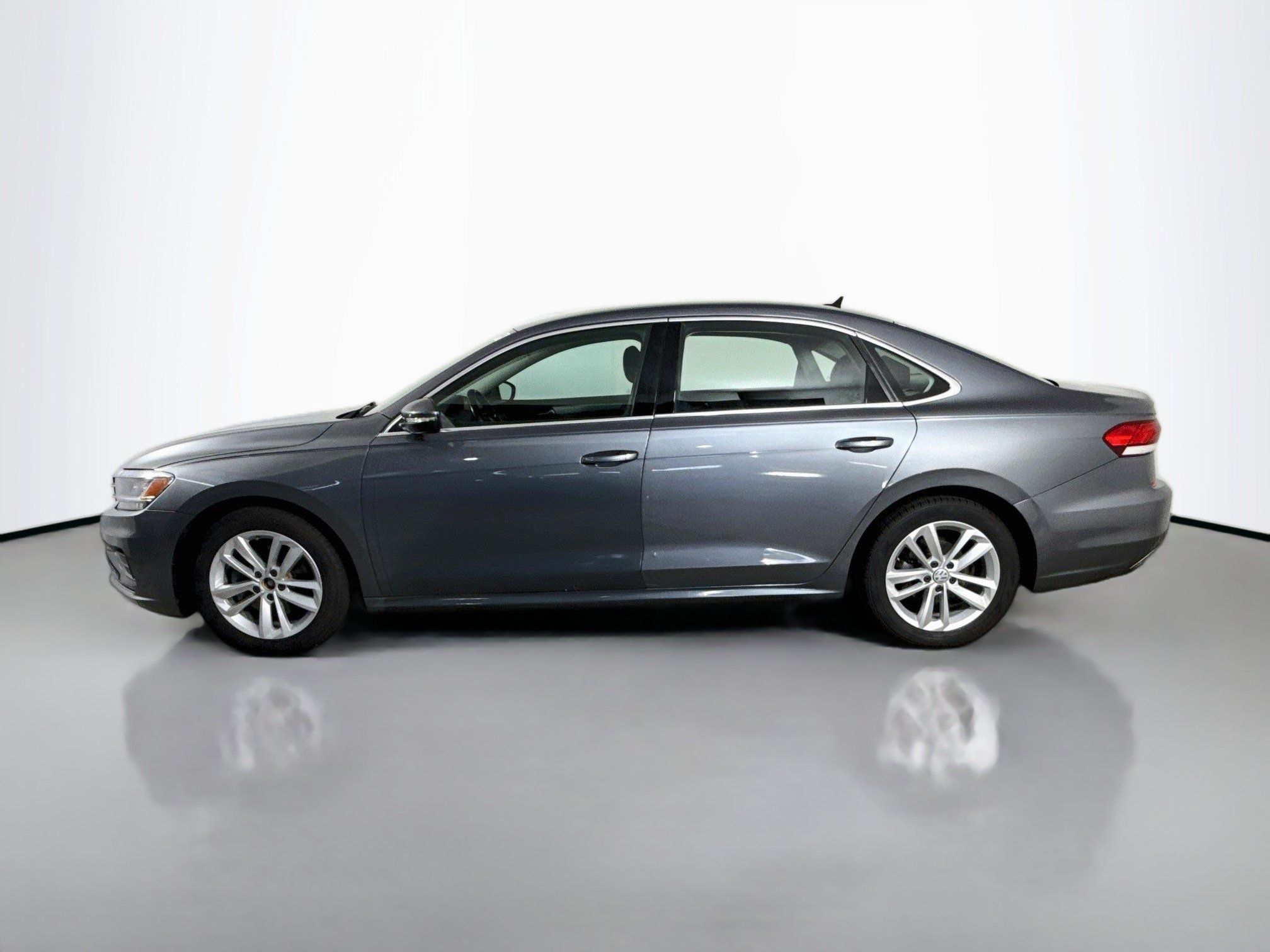 Used 2020 Volkswagen Passat 2.0T SE FWD image 6