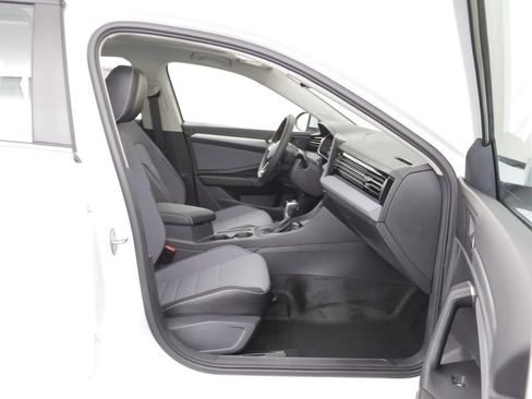 New 2026 Volkswagen Jetta SE FWD image 19